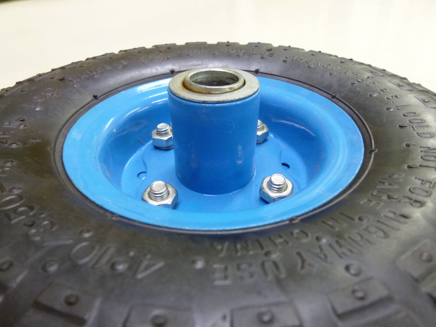 ハウスカー用替タイヤ(8インチノーパンク) TC4516AL-8インチ用タイヤ